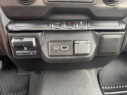 Used 2021 Chevrolet Silverado 2500 Custom w/ Custom Convenience Package image 25