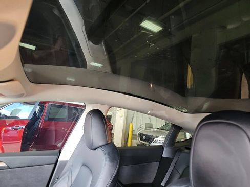 Used 2022 Tesla Model Y Long Range AWD/4WD image 11