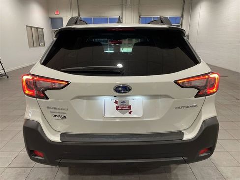 Certified 2025 Subaru Outback Premium w/ Popular Package #1A image 4