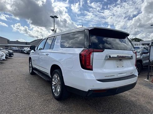 Used 2021 GMC Yukon XL SLT w/ SLT Luxury Plus Package image 9