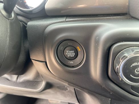 Used 2021 Jeep Gladiator Overland AWD/4WD image 23