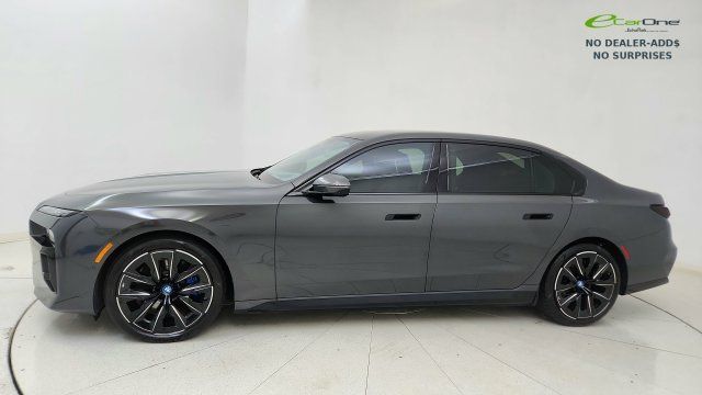 Used 2023 BMW i7 xDrive60 AWD/4WD image 3