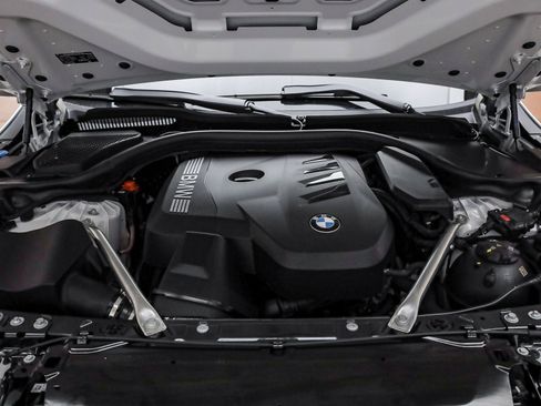 Certified 2025 BMW 530i w/ Premium Package image 28