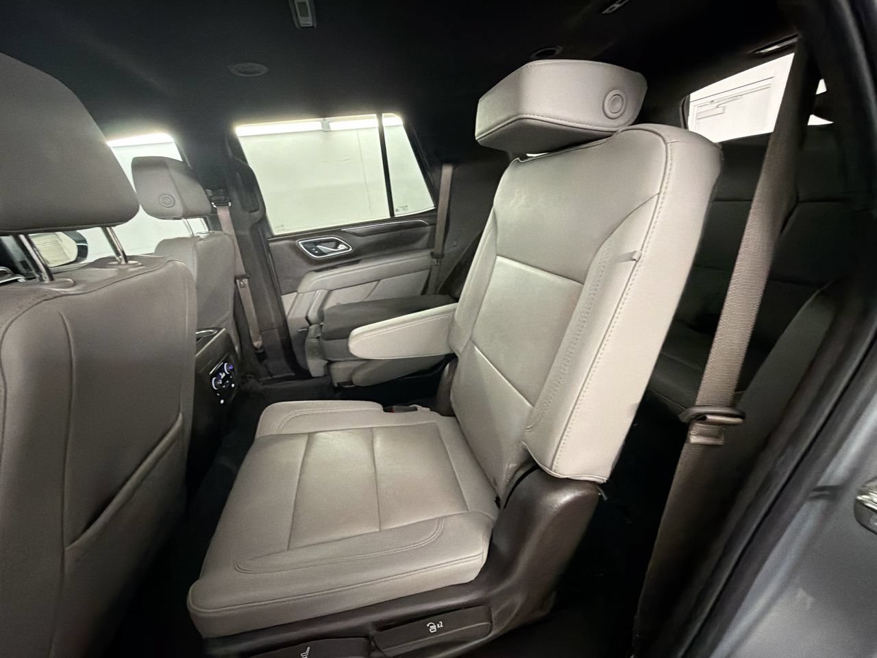 Used 2024 Chevrolet Tahoe Z71 w/ Luxury Package AWD/4WD image 25