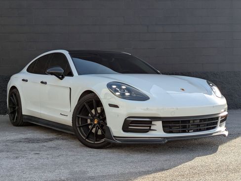 Used 2018 Porsche Panamera image 3
