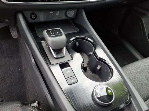 Used 2025 Nissan Rogue SV AWD/4WD image 11