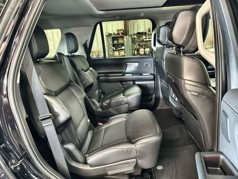 New 2026 Ford Expedition Platinum w/ Driver's Package AWD/4WD image 32