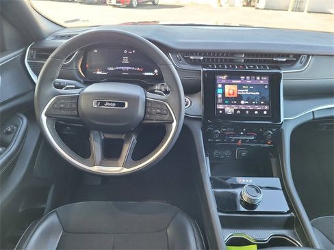 Certified 2024 Jeep Grand Cherokee L Laredo image 7