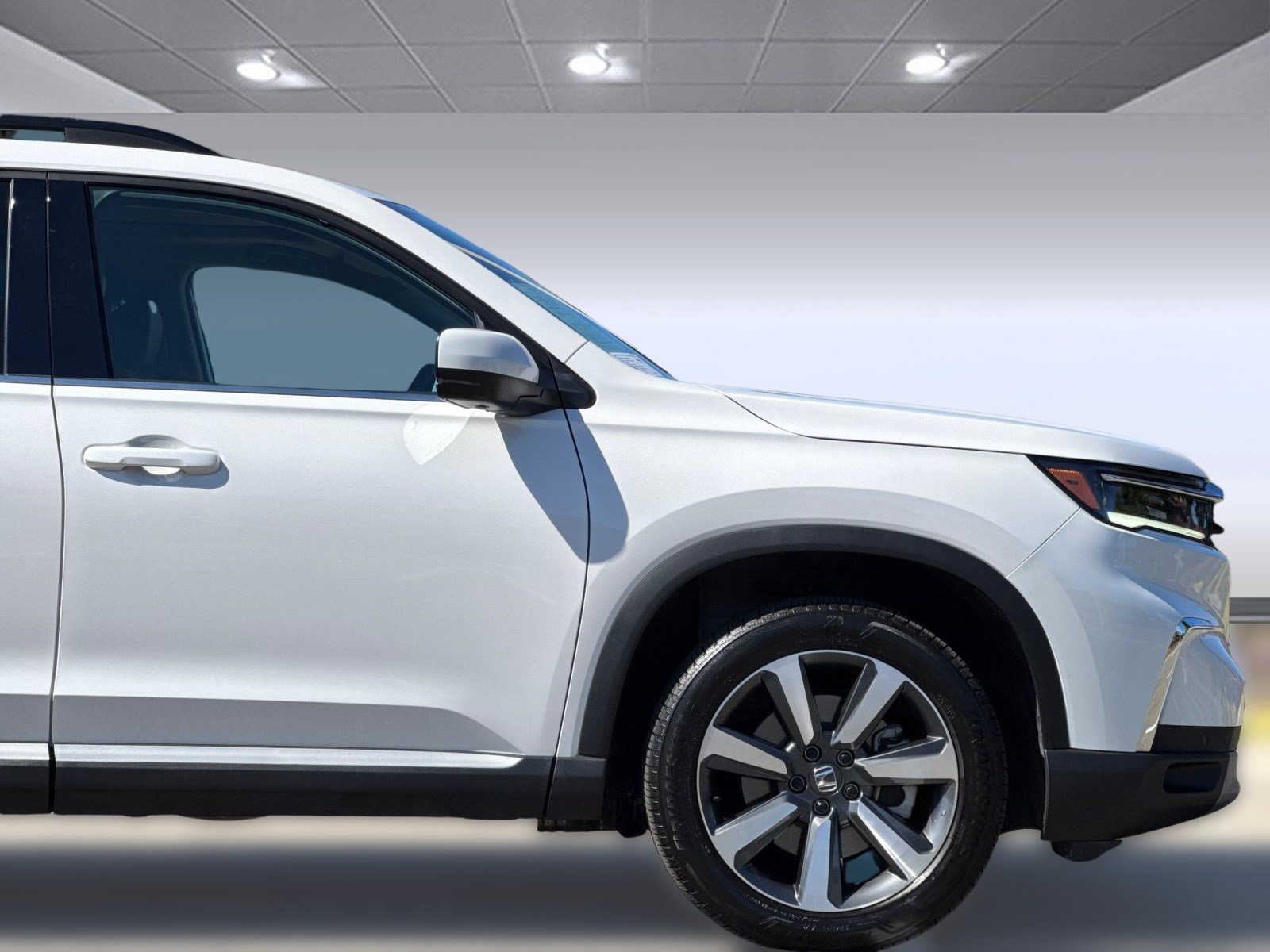 Used 2025 Honda Pilot Elite image 37
