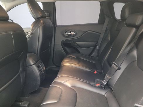 Used 2020 Jeep Cherokee Latitude Plus FWD image 18