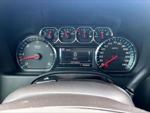 Used 2015 Chevrolet Suburban LT image 26