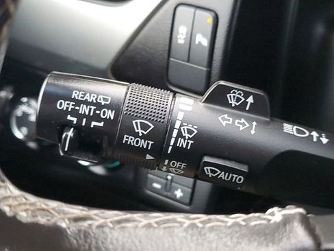 Used 2019 Chevrolet Tahoe LS w/ All-Season Package image 19