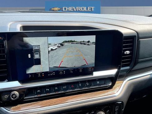 Used 2025 Chevrolet Silverado 1500 RST AWD/4WD image 15