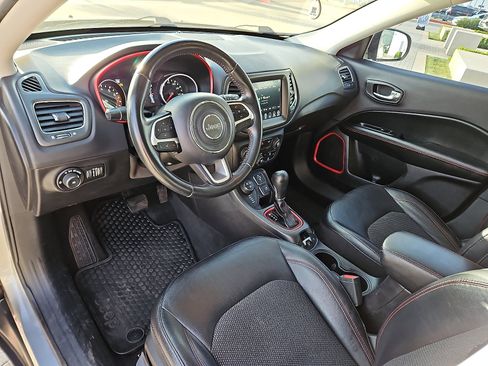 Used 2019 Jeep Compass Trailhawk image 11