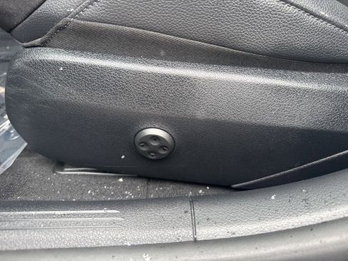 Used 2024 Mercedes-Benz C 300 Sedan image 15