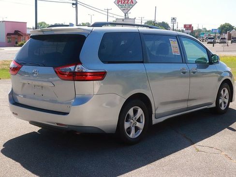 Used 2020 Toyota Sienna LE FWD image 7