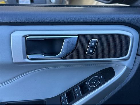 Certified 2022 Ford Explorer XLT w/ Equipment Group 202A image 40