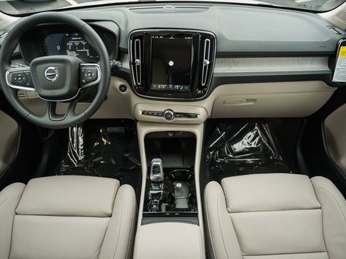 New 2026 Volvo XC40 B5 Ultra w/ Protection Package Premier image 21