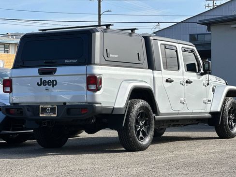 Used 2023 Jeep Gladiator Sport AWD/4WD image 2
