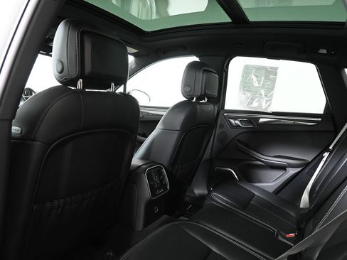 Used 2026 Porsche Macan GTS AWD/4WD image 37