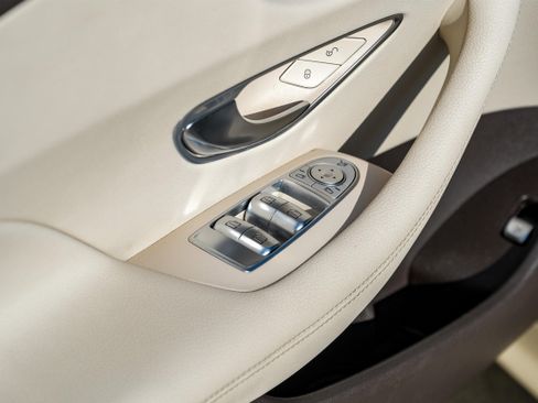 Used 2019 Mercedes-Benz E 450 Coupe w/ AMG Line Package image 32