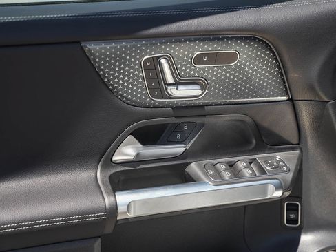 New 2026 Mercedes-Benz GLB 250 4MATIC image 20