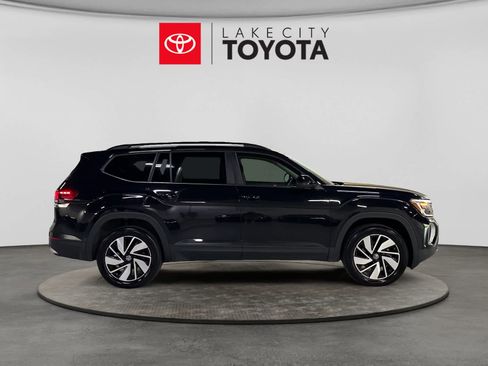 Used 2025 Volkswagen Atlas SE AWD/4WD image 11