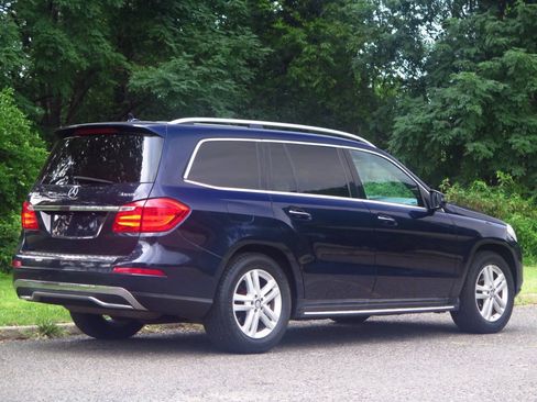 Used 2016 Mercedes-Benz GL 450 4MATIC image 4