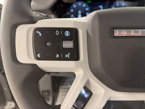 New 2026 Land Rover Defender 110 X-Dynamic SE image 12