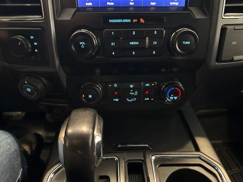 Used 2020 Ford F150 XLT w/ Equipment Group 302A Luxury AWD/4WD image 26