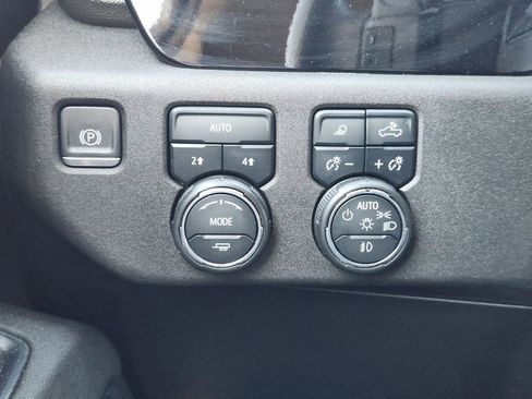 Used 2023 Chevrolet Silverado 1500 LTZ image 22