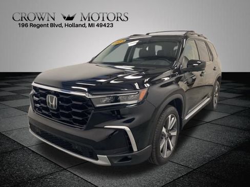 Used 2023 Honda Pilot Elite image 3