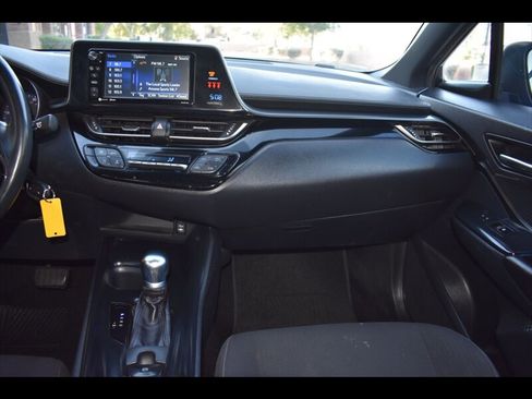 Used 2018 Toyota C-HR XLE image 29