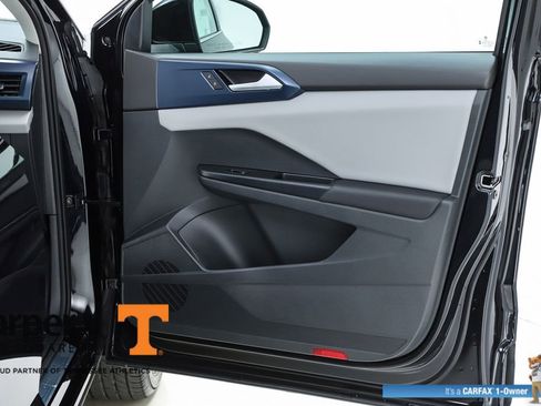 Used 2023 Volkswagen Taos SE w/ Panoramic Sunroof Package image 31