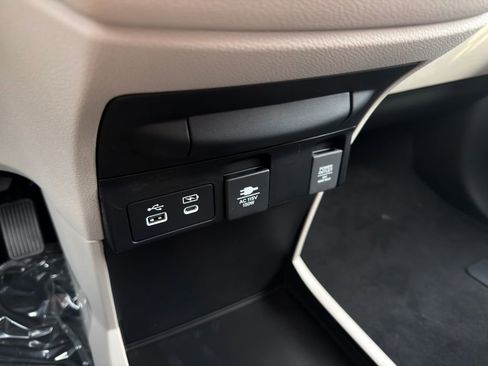 Certified 2026 Honda Odyssey Elite image 37