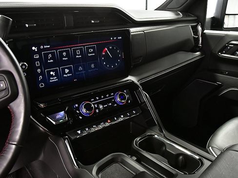 Used 2024 GMC Sierra 2500 AT4X image 21