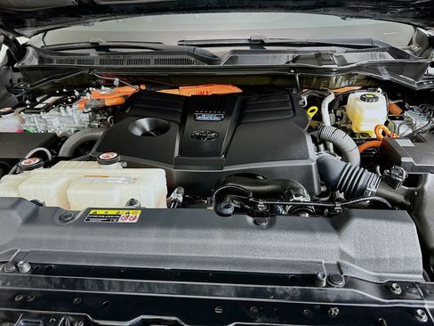 Used 2023 Toyota Tundra Platinum image 30