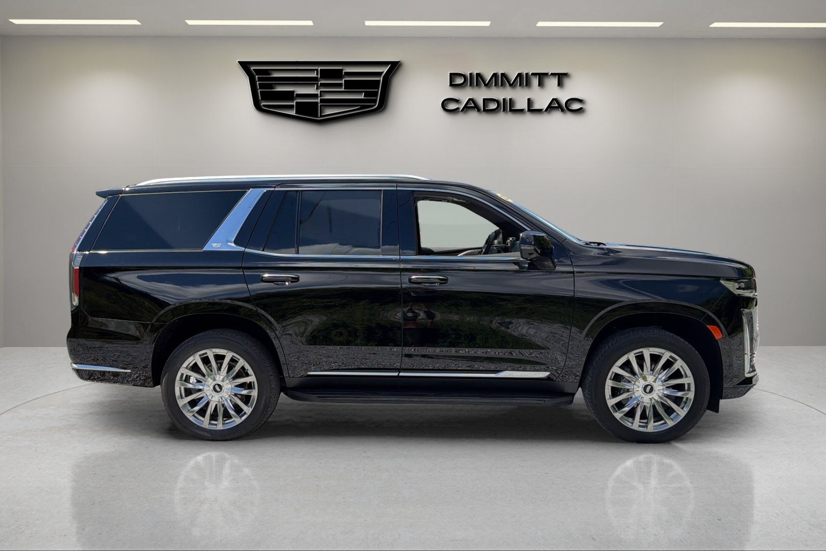 Certified 2022 Cadillac Escalade Premium Luxury RWD image 4