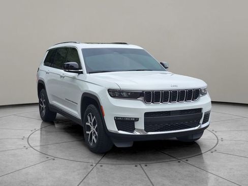 Certified 2023 Jeep Grand Cherokee L Limited AWD/4WD image 14