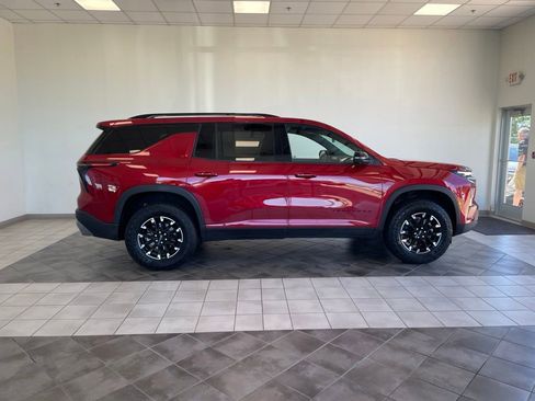 Used 2025 Chevrolet Traverse Z71 w/ Driver Confidence Package AWD/4WD image 5