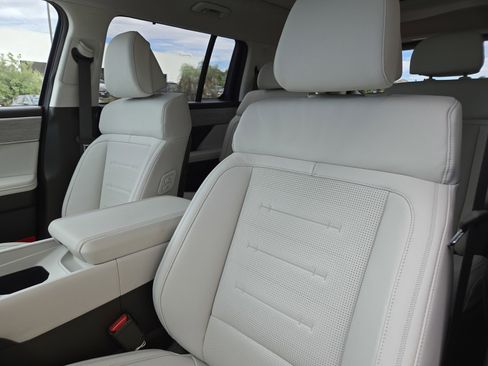 New 2025 Hyundai Santa Fe Calligraphy image 14