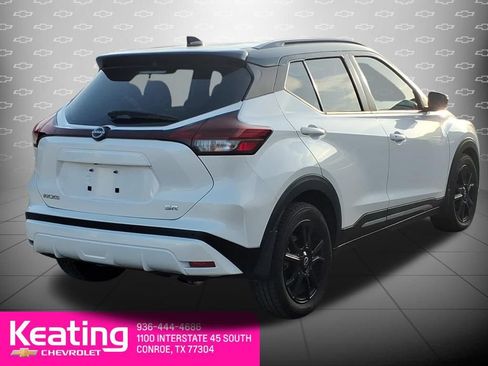 Used 2023 Nissan Kicks SR w/ SR Premium Package FWD image 6