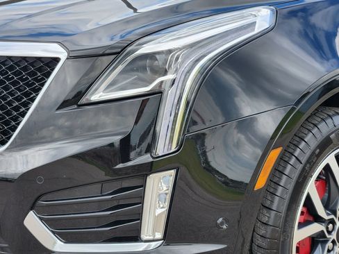 Certified 2024 Cadillac XT5 Sportv w/ Platinum Package AWD/4WD image 8