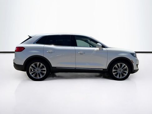 Used 2016 Lincoln MKX Reserve w/ Climate Package AWD/4WD image 4