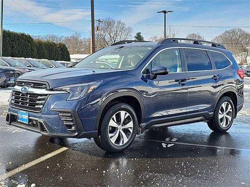Used 2023 Subaru Ascent Premium w/ Convenience Package image 3