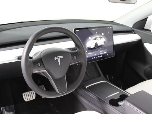 Used 2022 Tesla Model Y Performance AWD/4WD image 7