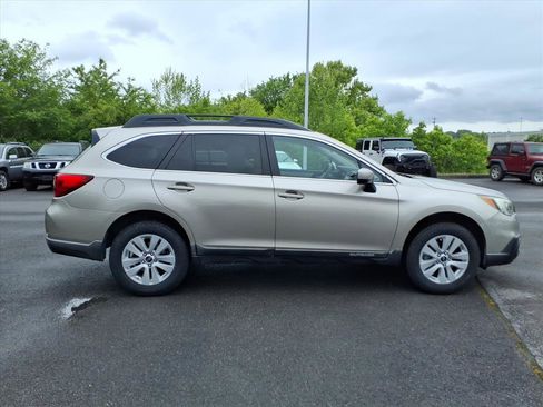 Used 2016 Subaru Outback 2.5i Premium AWD/4WD image 14