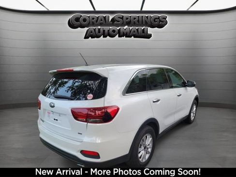 Used 2019 Kia Sorento FWD image 2