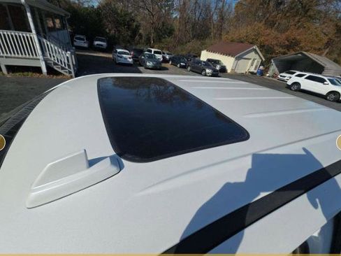 Used 2018 Chevrolet Silverado 1500 High Country image 7