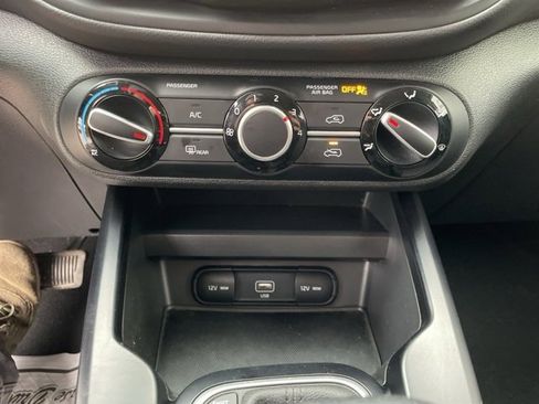 Certified 2022 Kia Soul LX w/ Technology Package image 15